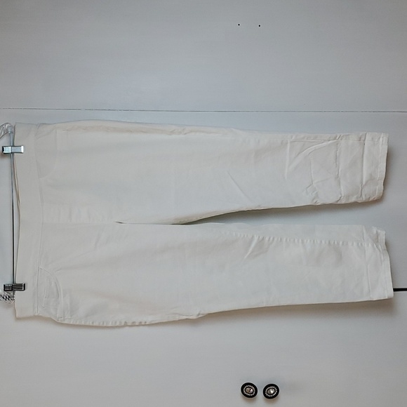 Bandolino White Stretchy Pull on Capri Pants Neutral Minimalist Beachy Sz.14 - Picture 1 of 11